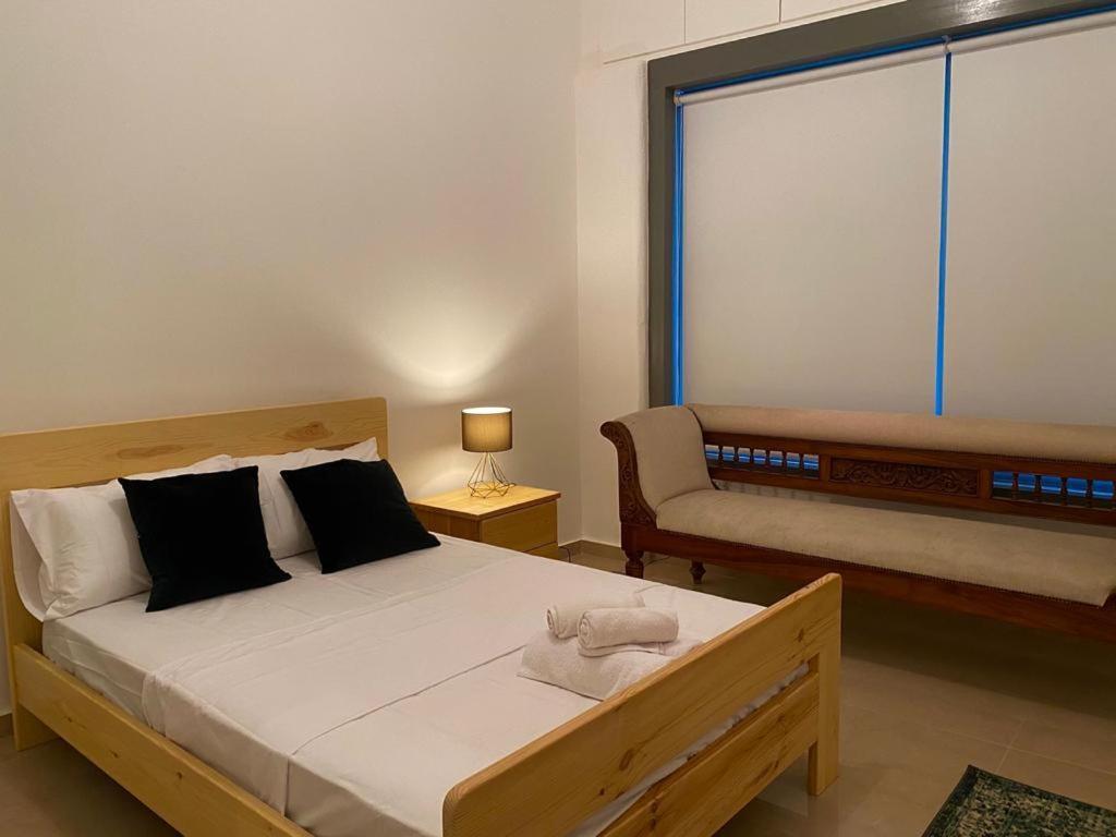 Central Suites Perikleous 53 Down Town Nicosia By Platform 357 ภายนอก รูปภาพ