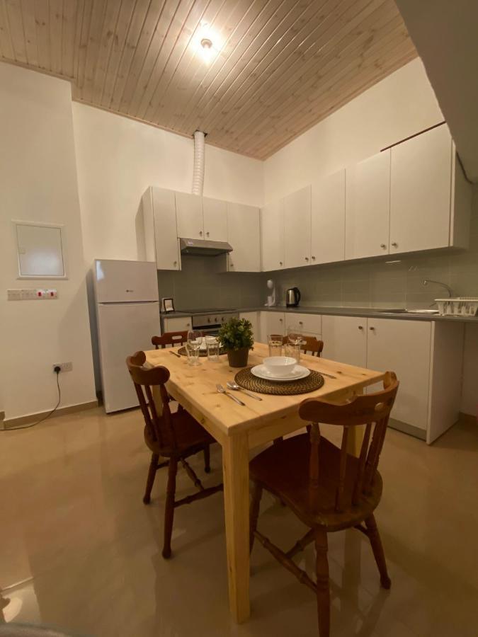 Central Suites Perikleous 53 Down Town Nicosia By Platform 357 ภายนอก รูปภาพ
