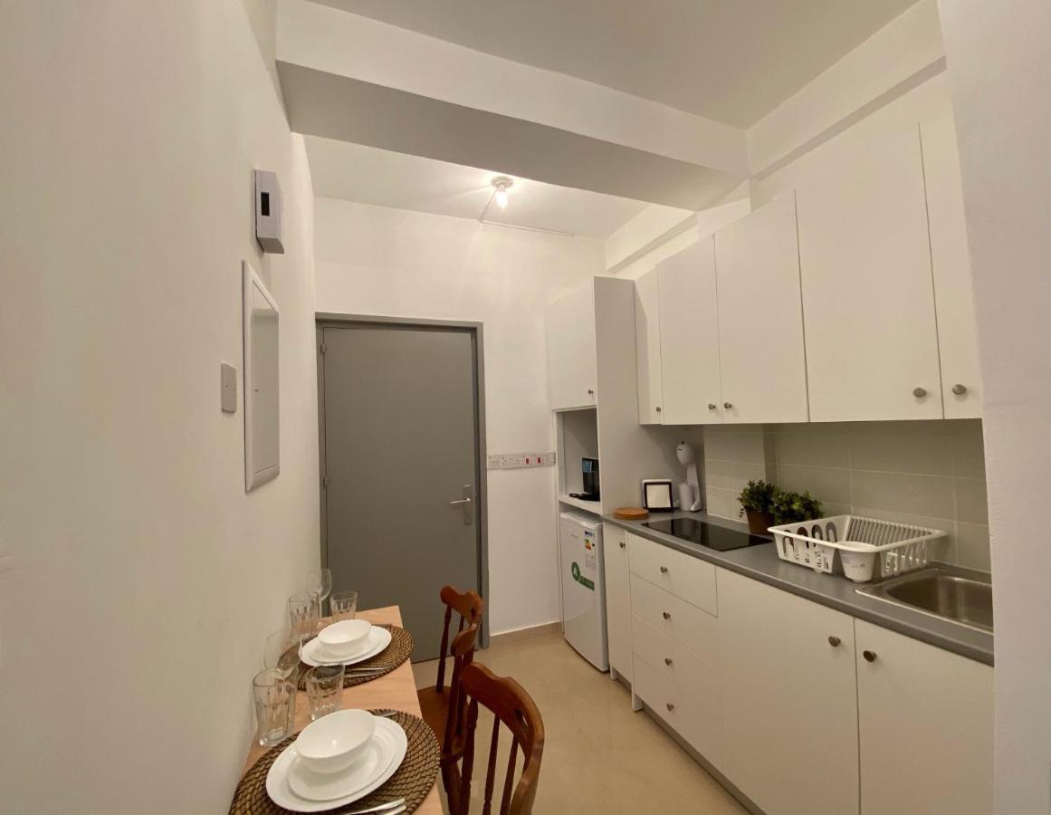 Central Suites Perikleous 53 Down Town Nicosia By Platform 357 ภายนอก รูปภาพ
